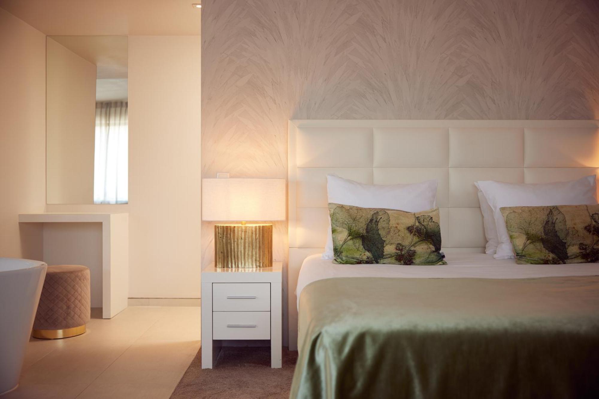 Amethyst Quartz Suite